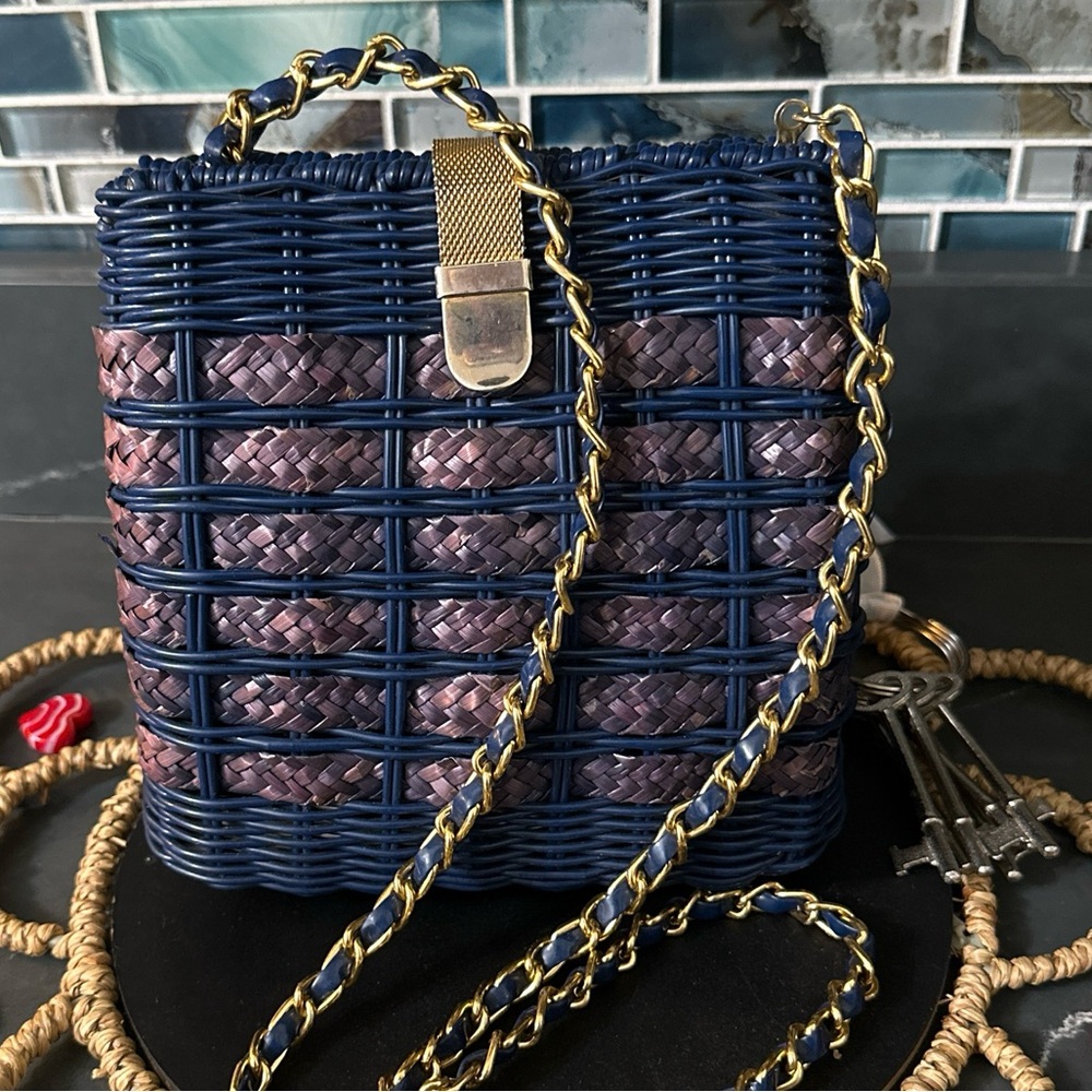 Vintage Blue and purple Wicker Small Boxy Purse Shoulder Cross Body Strap Mesh